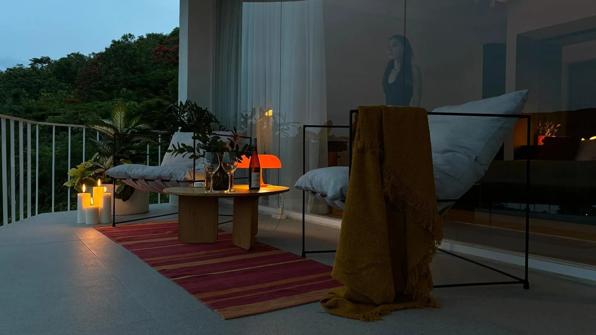 Lighthouse Bingin - 360 View Aparthotel Uluwatu