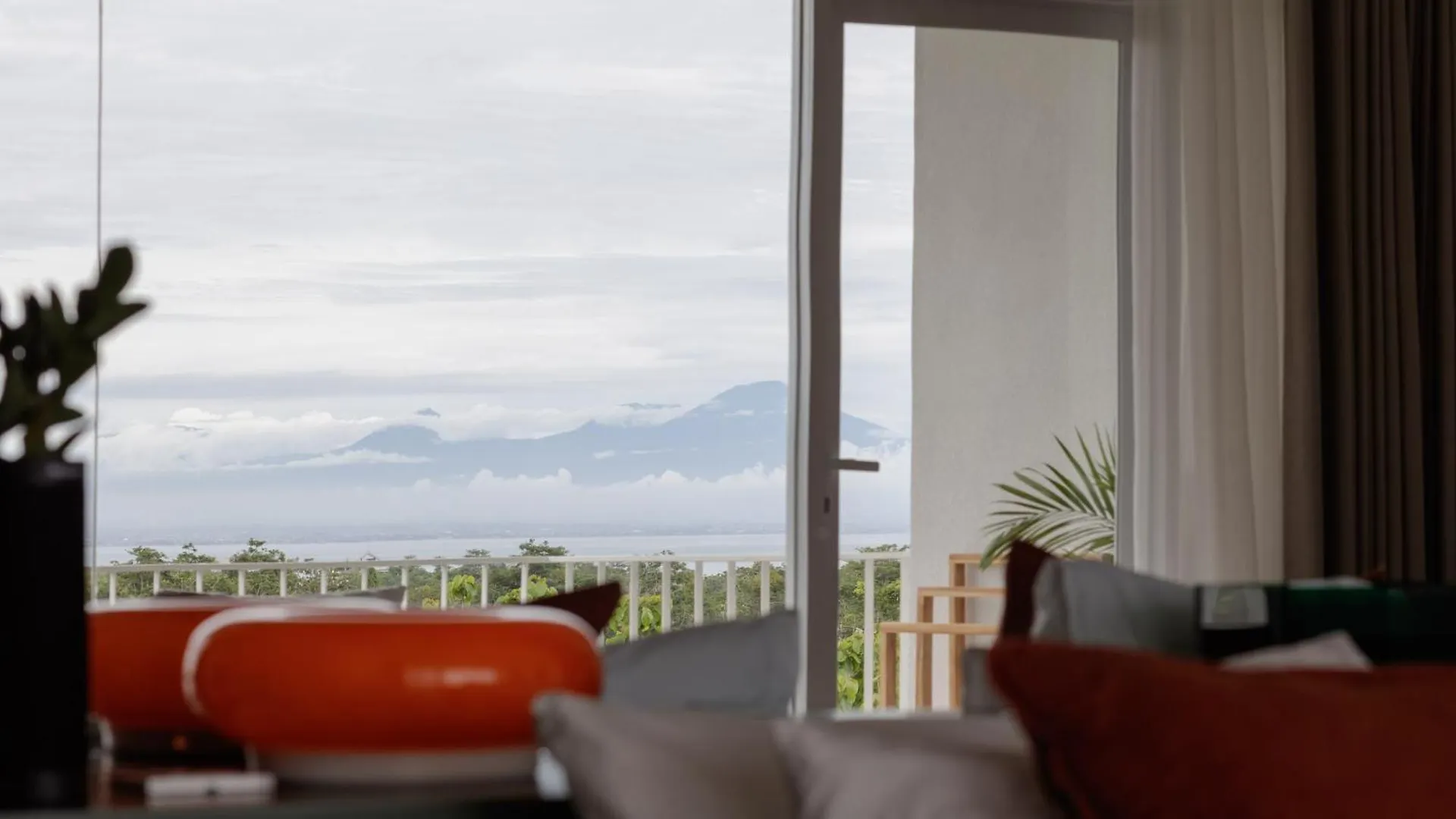 Lighthouse Bingin - 360 View Aparthotel Uluwatu